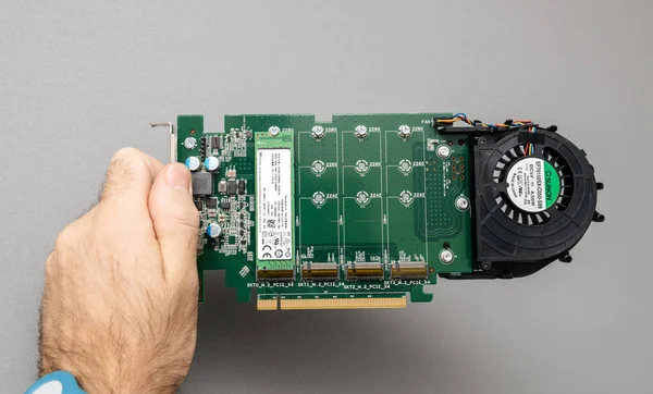 Dell Ultra-Speed kör Quad Nvme M.2 Pcie x16 kort 4 slots opemn — Stockfoto