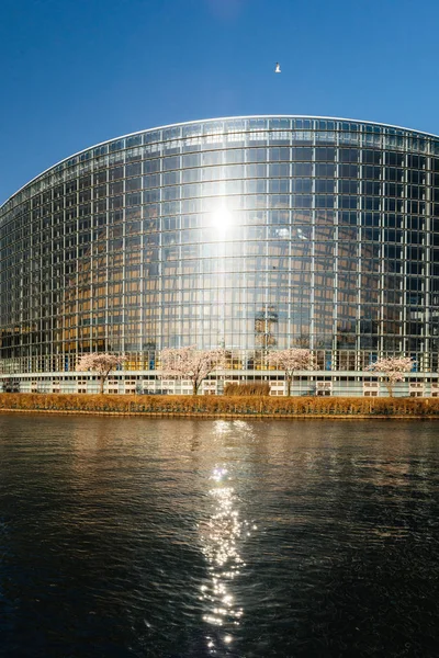 Gevel van het Europees Parlement in Straatsburg — Stockfoto