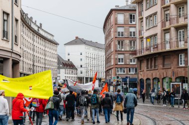 Rue de la 1ere ordu Fransız vatandaşları protesto tarafından engellendi 