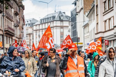 Fransa'da siyasi Mart insanlar woth bayraklar