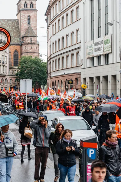 Политический марш против трудовых реформ Эммануэля Макрона — стоковое фото
