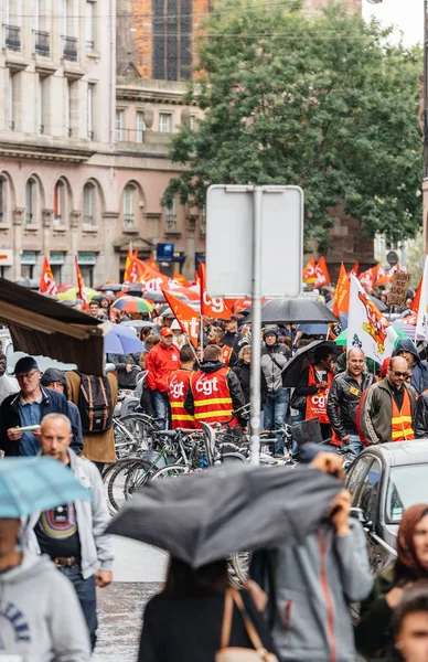 Політичні марш проти трудових реформ Еммануель знаком довготи — стокове фото