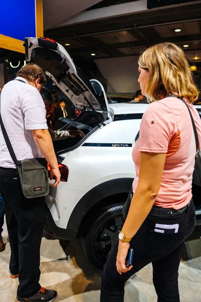 Exhibition Mondial Paris Motor Show with new Citroen SUV c4 Cactus — Stock Photo, Image