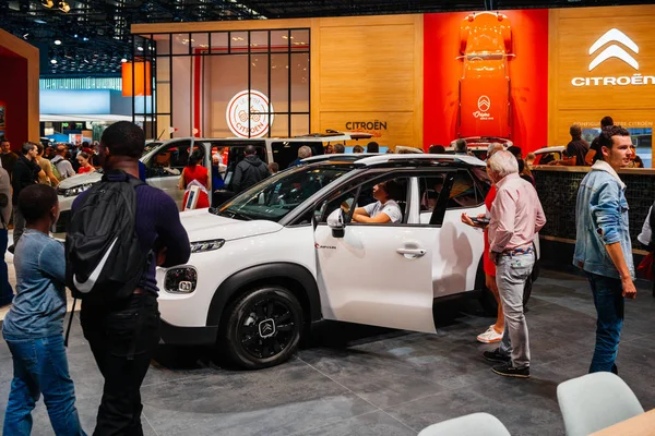 Exhibition Mondial Paris Motor Show with new Citroen SUV c5 Aircross hybrid — Stock Photo, Image