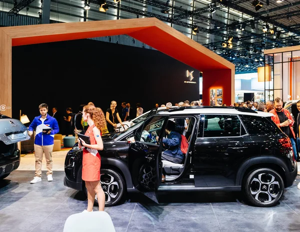 Kiállítás Mondial Párizsi Autószalonon új Citroen SUV — Stock Fotó