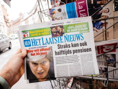 Brexit Delay ön kapak gazetesi Pov man satın alıyor het laatste nieuws 