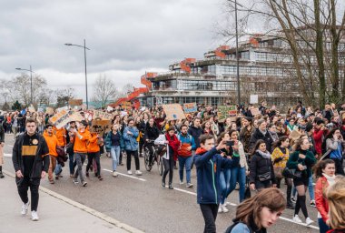 küresel hareketi Cuma gelecek protestocular görünümünü yükseltilmiş için
