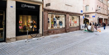 Kent içi yayalara fiber optik kurulum