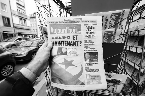 Французская газета Aujord-hui о президенте Абдельазизе Бутефлике — стоковое фото