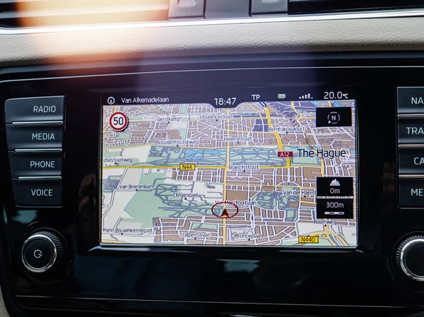 Paesi Bassi, l'Aia, GPS di auto nuove — Foto Stock