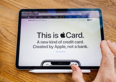 Elma kartı mesaj yeni ipad Pro el insanlar üzerinde bu