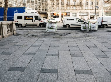 Fiber kurulumuna hizmet veren beyaz turuncu Telekom Van