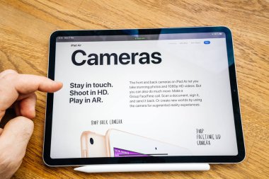 Adam hakkında son iPad hava ile Apple Computers okuma