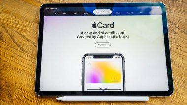 Adam Pov ipad Pro Tablet Apple kartı özelliği Web sitesinde ile