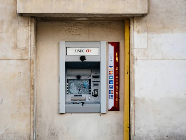 HSBC ATM destruyó los Campos Elíseos después de Chalecos Amarillos — Foto de Stock