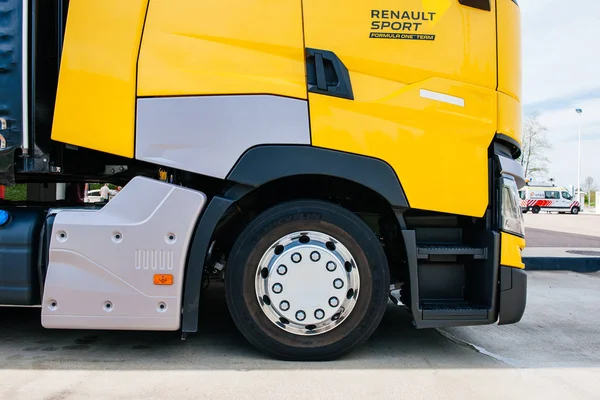 Estación de servicio Renault T520 Yellow Truck Formula 1 Team — Foto de Stock