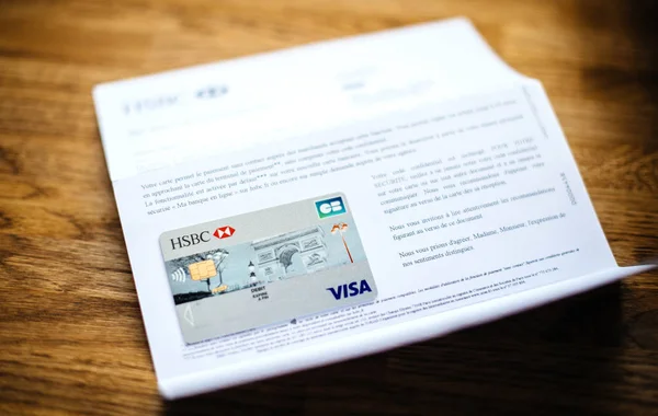 新的 Hsbc Visa 借记卡 — 图库照片