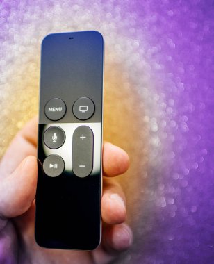 el tutma aginst glitter arka plan Apple Tv 4k uzaktan
