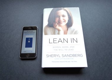 Sheryl Sandberg Facebook Coo tarafından kitapta Yalın
