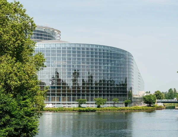 Hoofdkwartier gebouw van het EuropeesParlement Straatsburg — Stockfoto