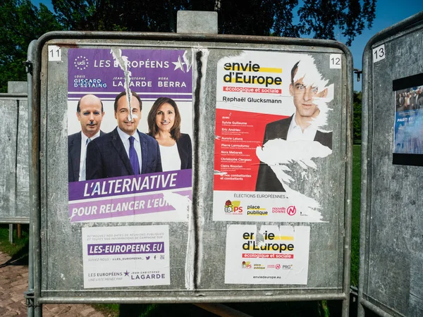 Afiches de candidatos a las elecciones al Parlamento Europeo 2019 — Foto de Stock