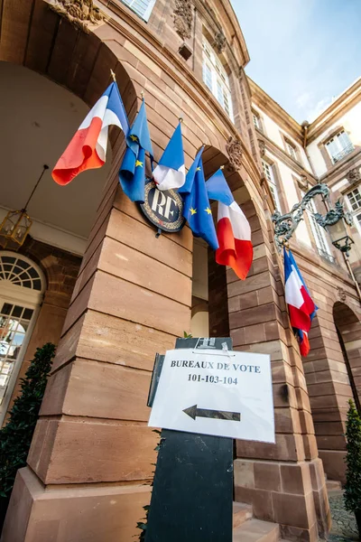 Otel de Ville városháza az 2019 európai parlamenti választásokon — Stock Fotó