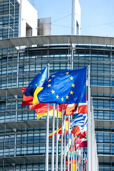 Avrupa Birliği Parlamentosu'nun tüm üye ülkelerinin bayrakları — Stok fotoğraf