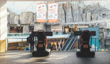 Pc yarış oyunları için iki üçlü ekran kurulumu