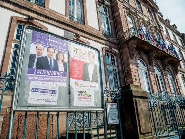 2019 Avrupa Parlamentosu seçim afişleri sandık merkezi