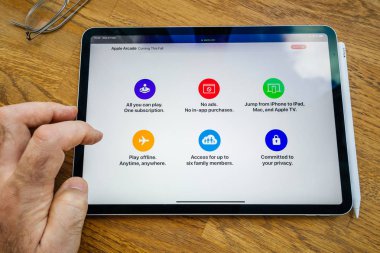 Apple Arcade web sayfası modern ipad Pro görüldü