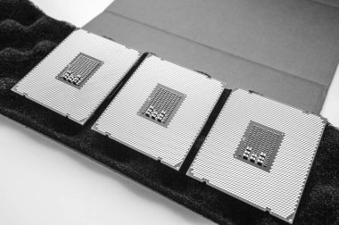 Üç yeni güçlü Cpu Intel Xeon iş istasyonu unboxing açma