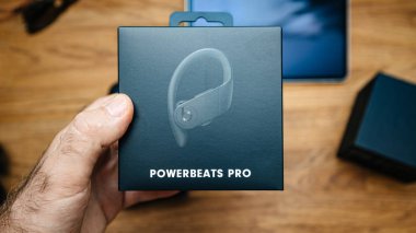 Powerbeats Pro Beats Dr Dre kulaklık karton kutu tarafından