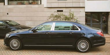 Lüks maybach Mercedes limuzin araba uzun versiyonu