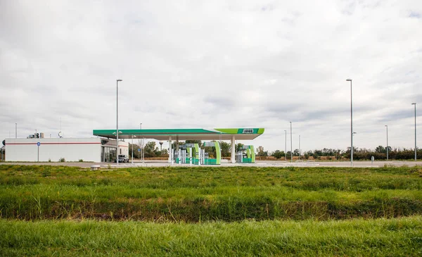 New modern empty gas station with closed pumps — Stock Photo, Image