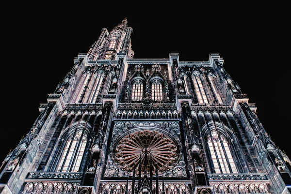 Cathedrale Notre-Dame προβολή χαμηλής γωνίας — Φωτογραφία Αρχείου