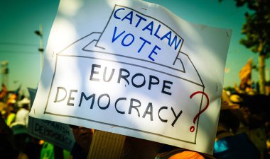 Katalan oy ve Avrupa Demokrasi soru protesto