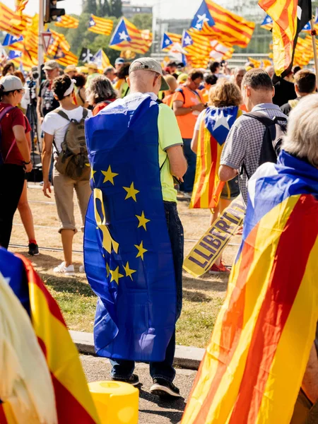 10000 manifestantes catalanes frente al Parlamento Europeo — Foto de Stock