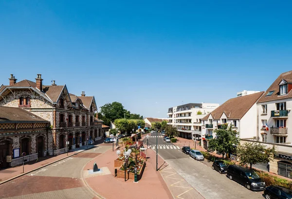 Vista aérea del dron de la plaza principal de Saint Gratien —  Fotos de Stock