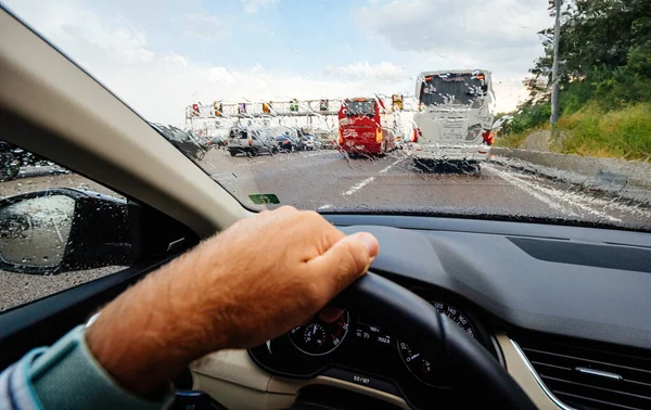 POV homme regardant embouteillage péage route France — Photo