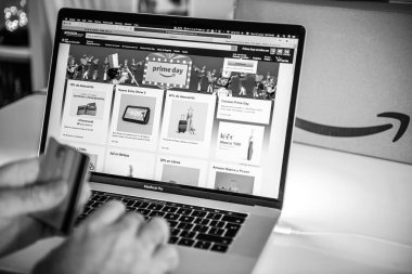 Dizüstü fırsatlar Amazon Prime Meksika gün adam alışveriş