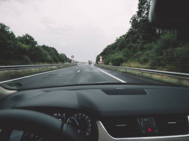 70 kmh hız sınırı işareti yaklaşan ücretli yol peage halte