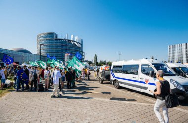 Avrupa Hareketi Federalist bayrağı Avrupa Parlamentosu bayrağı