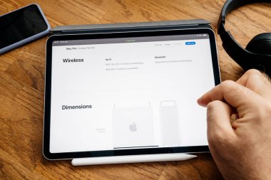 ipad Pro'da okuma özelliği Mac Pro iş istasyonu kablosuz boyutlarını kullanıma sun