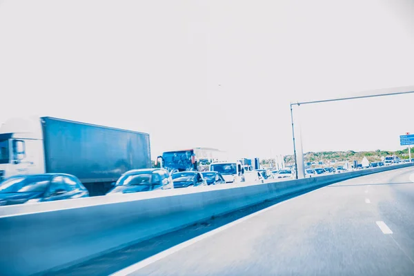 Vista astratta del conducente al traffico vicino a Parigi — Foto Stock