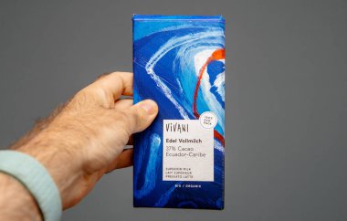 37 kakao çikolatalı Viviani Edel Vollmilch
