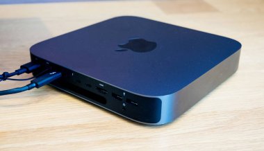 Yeni Mac mini 'nin limanların arka görünümü