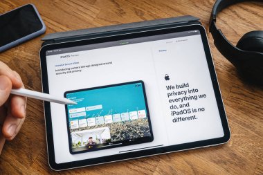 ipados hakkında ipad Pro'da adam okuma