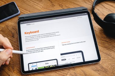ipados hakkında ipad Pro'da adam okuma