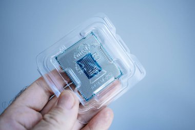 yeni profesyonel Intel Xeon E5-2687w v4 Cpu tutarak