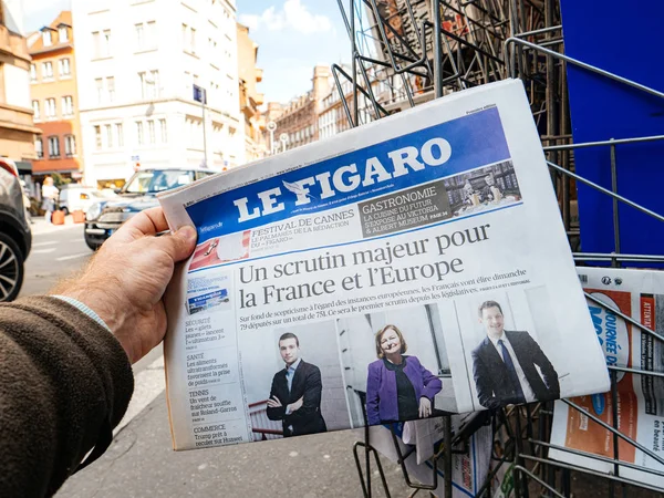 Jordan Bardella Nathalie Loiseau,Francois-Xavier Bellamy on newspaper cover — Stock Photo, Image